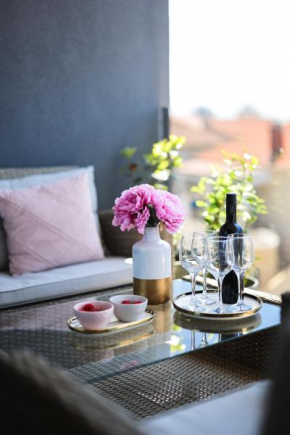 Lola's Luxury Apartment